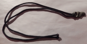 Anhänger / Halskette / Modeschmuck mit Textilschnur OS