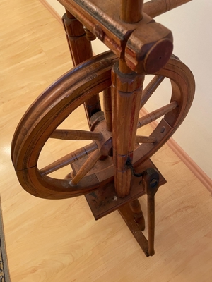 Spinnrad: 2 Stück uralt schöne Deko Bild 3