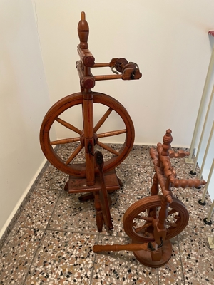 Spinnrad: 2 Stück uralt schöne Deko Bild 6