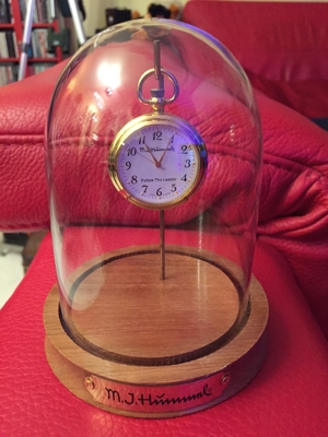 Hummel Taschenuhr in Glassturz neuwertig