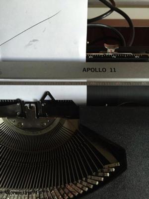 Reise Schreibmaschine elektrisch Royal Apollo 11 im Koffer top Zustand Porto 9 Euro Bild 5