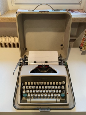 Schreibmaschine Olympia im Koffer funktioniert einwandfrei  Bild 4