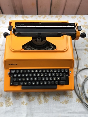 Facit 1840 elektrische Schreibmaschine mit Anleitung Bild 3