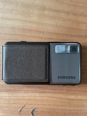 Samsung SGH F - 480V Handy mit Ladegerät Bild 6
