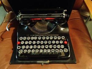 Schreibmaschine Groma schwarz im Koffer vollfunktionstüchtig Bild 2