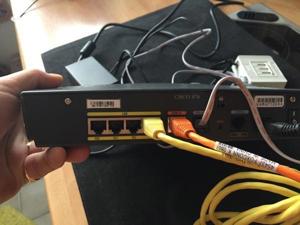 Cisco 876 Router W Lan ADSL alle Kabel und Stecker ohne CD ! Bild 4