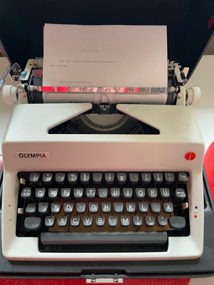 Blinden- Schreibmaschine Olympia im Koffer Topzustand  Bild 2
