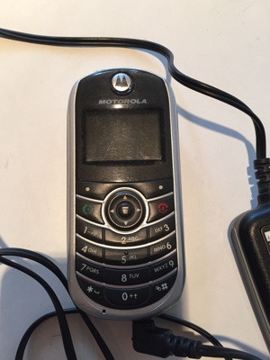 Motorola C139 mit Ladekabel Bild 2
