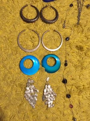 Modeschmuck gemischt :12 Paar Ohrringe , Armreifen Kette lang mit Glasperlen komplett 25 plus Porto