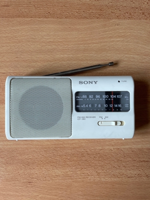 Sony Taschenradio Batteriebetrieb läuft! Bild 1