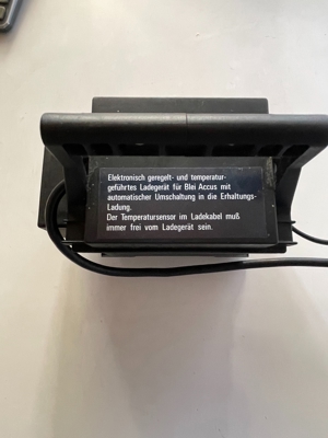 Elektronisches Ladegerät für Golftrolleys Bild 2
