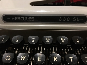 alte HERCULES - Kofferschreibmaschine Bild 2