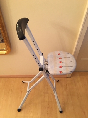Bügelstuhl Framar Steh- Sitzhilfe Klappstuhl neuwertig Bild 6