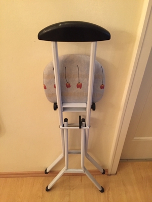 Bügelstuhl Framar Steh- Sitzhilfe Klappstuhl neuwertig Bild 5