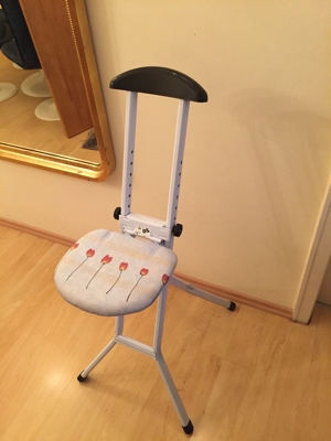 Bügelstuhl Framar Steh- Sitzhilfe Klappstuhl neuwertig Bild 4