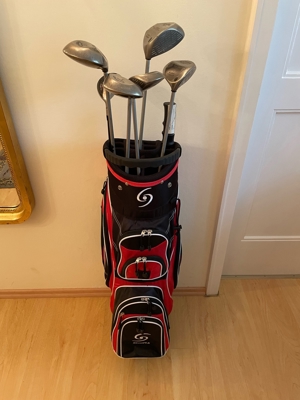 Golfschläger Sets 2 Stück Callaway mit Sekotex Bag rot und blau neuwertig