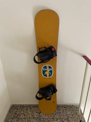 Snowboard Escape 144 cm mit Bindung und Boots  Bild 1