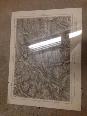 Karte vom Oberinntal in Glas gerahmt