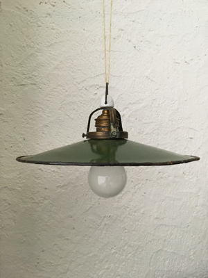 Antike Emaille Lampe mit Messing Bild 1