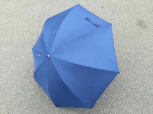 17x unbenutzte blaue Regenschirme mit kleinem Firmenaufdruck, Bild 4