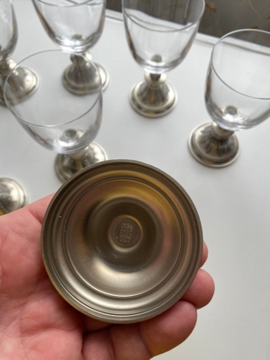 18x verschiedene Gläser mit Zinn Füßen, Glas, trinken, Haus, Wohnung, Gäste, Antiquität, ausgefallen Bild 3