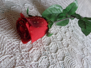 Deko - Seidenblumen, Rosen 2 x rot und 1 x gelb, langstielig Bild 4