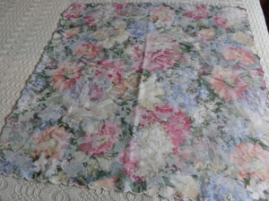 Tischwäsche: Mitteldecke, Decke, Tischdecke, ca. 86 x 86 cm, floral Bild 2