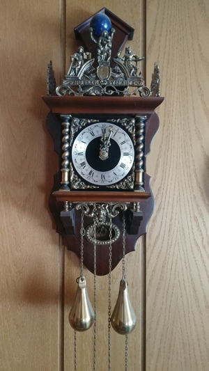 Antike Wanduhr Bild 2 Antike Wanduhr Bild 2