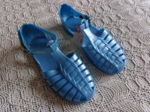 Kinder - Badeschuhe Badesandalen Unisex Gr. 26, hellblau