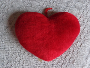 Deko-Plüsch-Kissen in Herzform mit Stickerei "I love you", rot/schwarzer Aufdruck Bild 2