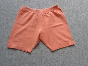 Radler, Sweathose, Shorts lachsfarben. ca. Gr. 140/146 (ist mit Gr. 152 ausgezeichnet)