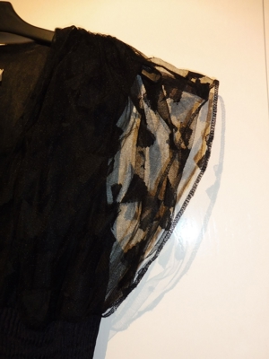 Sehr schönes Spitzendesignerkleid Bild 3