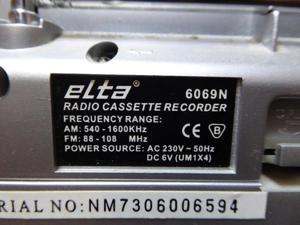 Schönes Radiogerät mit Cassetten-Player Bild 3