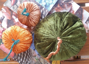 Samt-Kürbisse, 3-teilig, Handarbeit, grün/orange/kupfer Bild 1