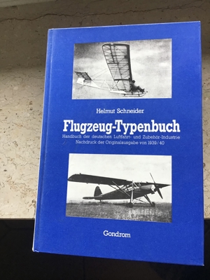 Altes Buch über Flugzeuge Bild 2
