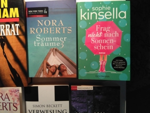 13 Romane Sammlung Nora Roberts, Grisham, Beckett, Kinsella Bild 8