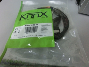 KnnX 28048  Umschaltbares SCART-Kabel  Euroconector Stecker auf 3 x Phono Stecker  Länge: 1,00M Bild 1