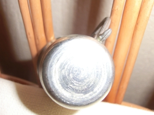 Wanddekoration "Zinnbecher auf Holztafel" Bild 3