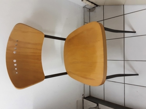 Tisch mit Stühlen Bild 2