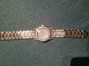 nagelneue silberfarbene Damenarmbanduhr Bild 4