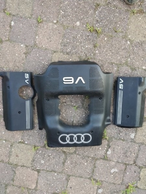 Audi A6 Bj 2003 Motorverkleidung. Bild 1