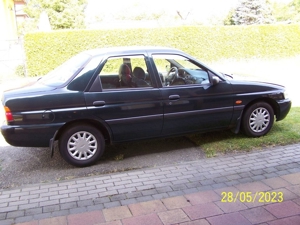 Ford Escort Flair 1,6i 16V Stufenheck 90 PS Bj. 1995 Ez. Januar 1996 74200 Km Bild 11