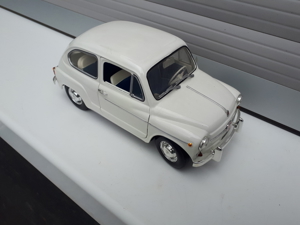 1 18 Modellautos Oldie--Fiat 600 Revell Bild 2
