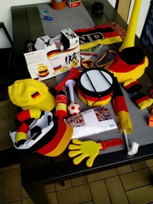 deutschland fan Artikel mit grosser flagge Bild 3