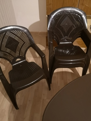 Tisch mit 4 Stühlen Bild 3