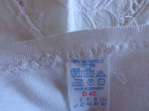 Vintage - Unterhemd, Unterwäsche, Damen, 1 Stück rosa, 2 alte weiße geschenkt, ca. Gr. 38/40 Bild 6