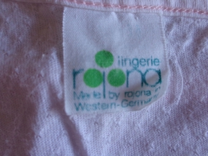 Vintage - Unterhemd, Unterwäsche, Damen, 1 Stück rosa, 2 alte weiße geschenkt, ca. Gr. 38/40 Bild 2