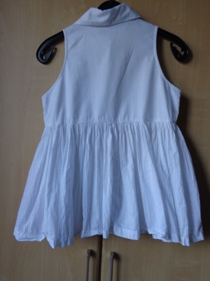 Mädchenbekleidung Bluse, ohne Ärmel, unterer Teil gekrinkelt, weiß, Gr. 152, UPLINE Bild 2