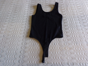 Einteiler, Body, Gr. S bzw. ca. Gr. 36, schwarz, Marke: Noisy May Bild 2