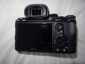Sony A7III, Body, sw, gebraucht, jedoch ohne Gebrauchsspuren per Vorkasse         Bild 2